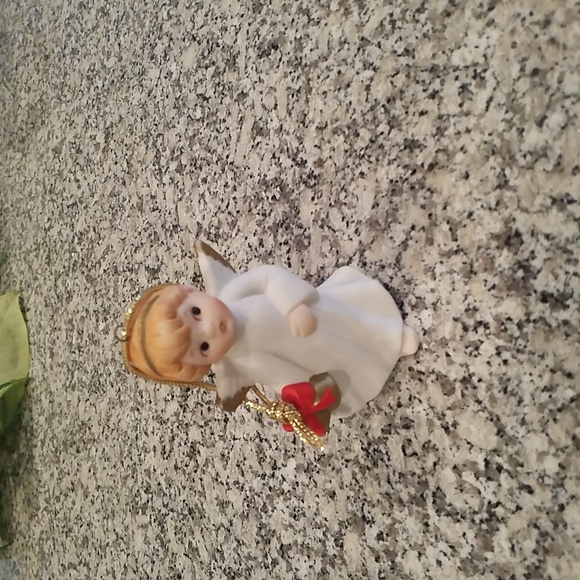 Pair of Retro Ceramic Angel Figurines/Tree Ornaments - Picture 2 of 7